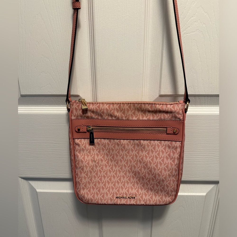 Michael kors jet set large signature logo print woven crossbody bag
